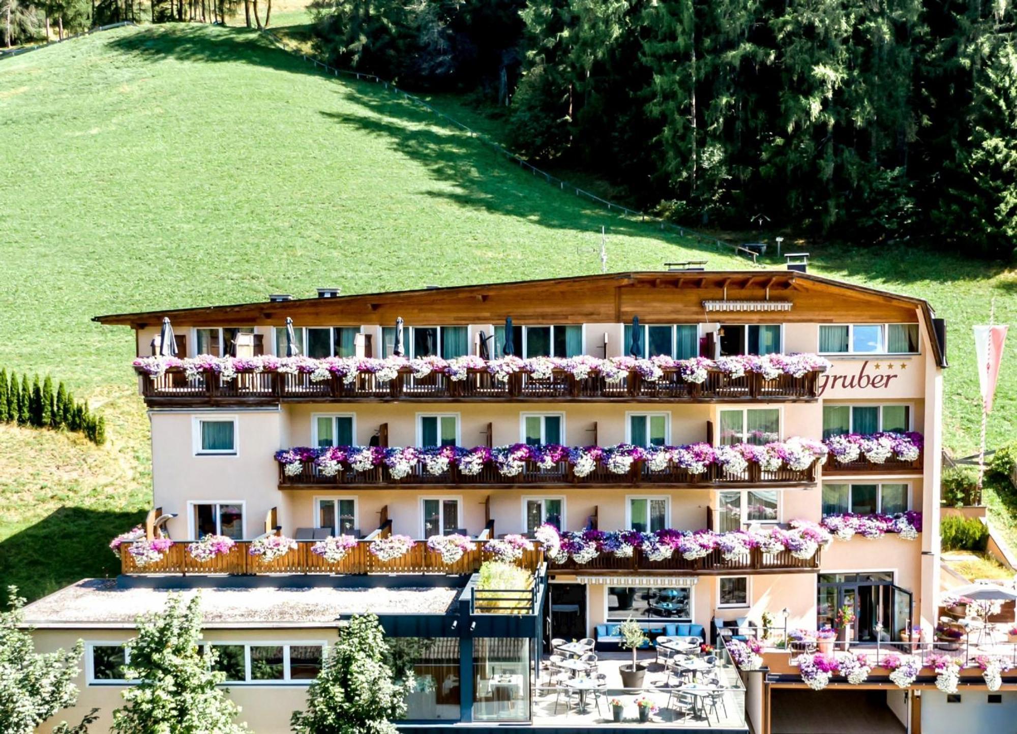 Hotel Gruber Sesto Kültér fotó